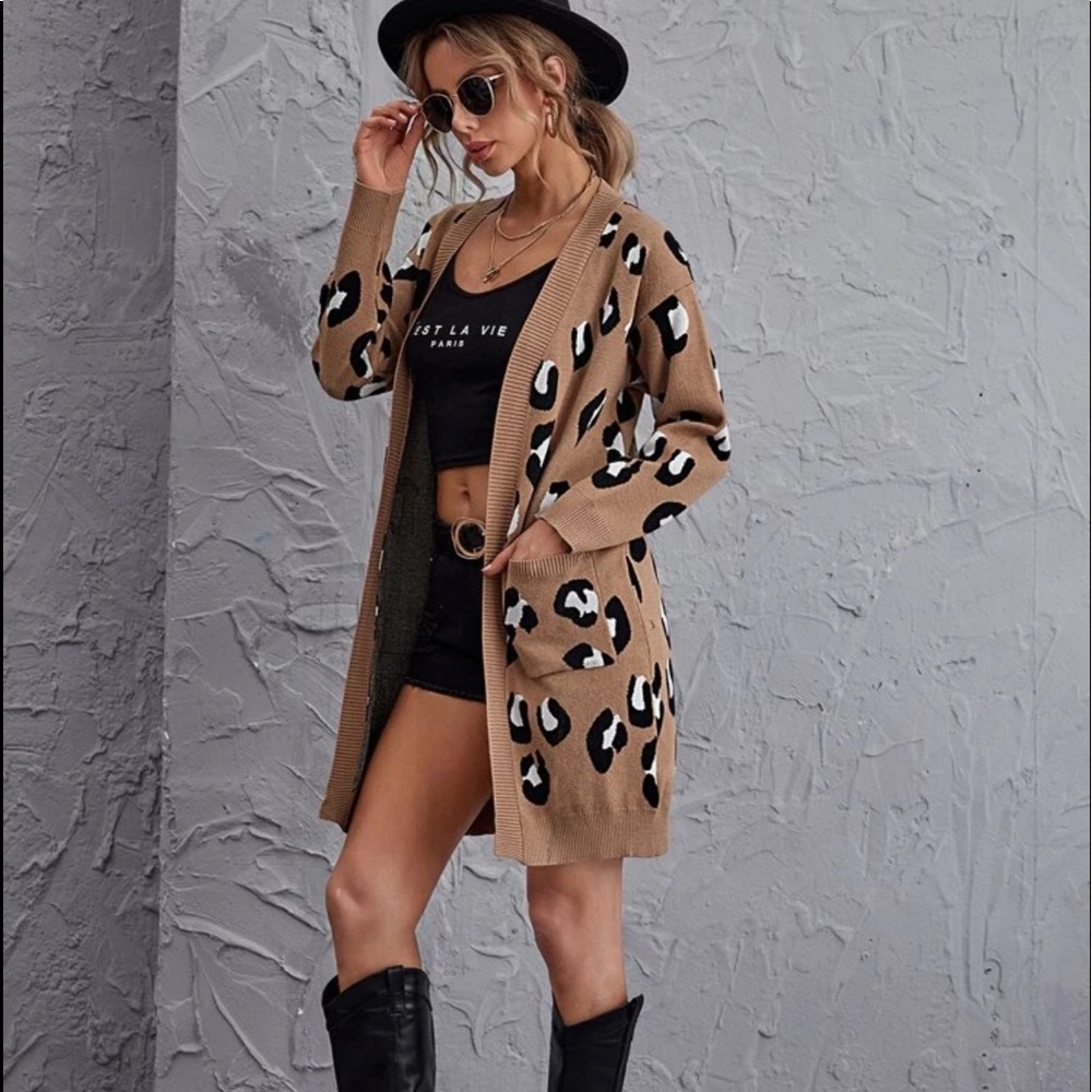COPY - COPY - Adorable Leopard Cardigan 5 STAR RATING☮️😊